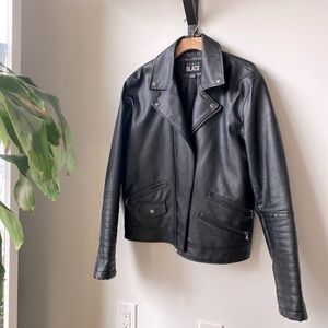 Faux-Leather Jacket in Bkack